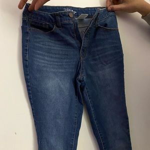 High rise , Medium washed jeans